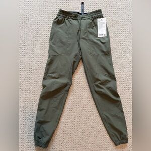 Men’s Lululemon license to train jogger